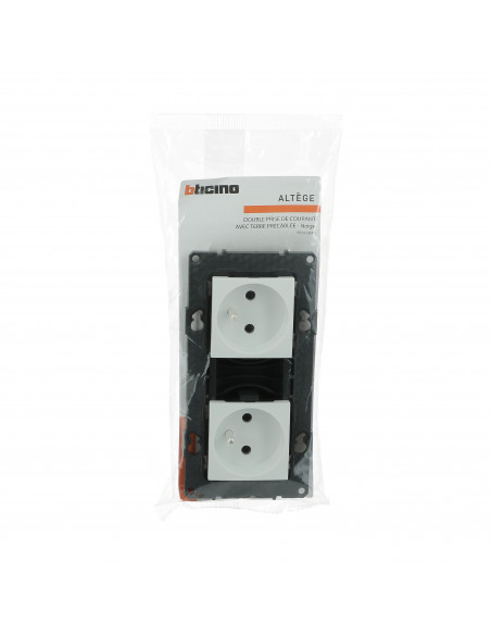 Double prise de courant précâblée Altège 16A bornes automatiques -finition Neige BTICINO BTAL22DD