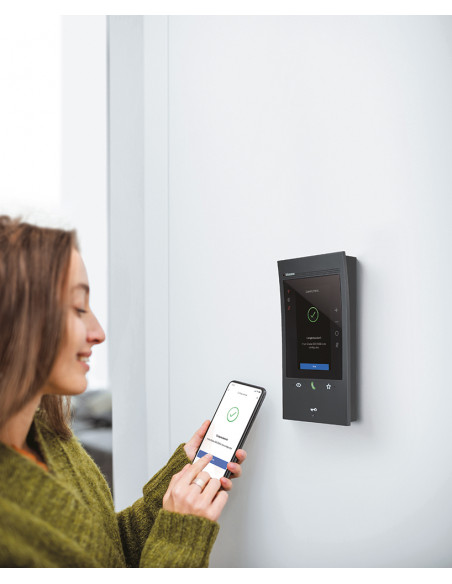 Poste intérieur vidéo connecté Classe 300EOS with Netatmo écran 5pouces noir BTICINO BT344885