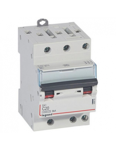 Disjoncteur DX³4500 6kA arrivée haute et sortie basse par borne à vis tripolaire 400V 20A courbe C 3 modules LEGRAND 406893