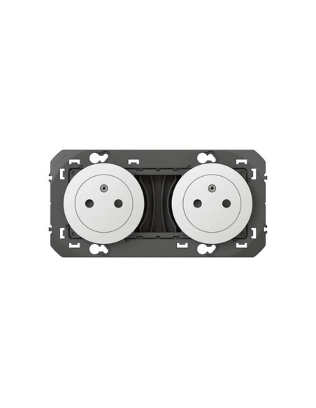 Double prise de courant 2P+T Surface Dooxie 16A précâblées finition blanc LEGRAND 600332