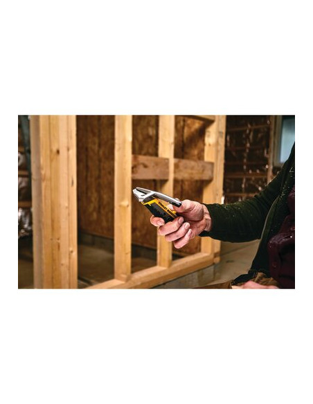 CUTTER 18MM QUICK-SNAP STANLEY FMHT10594-0